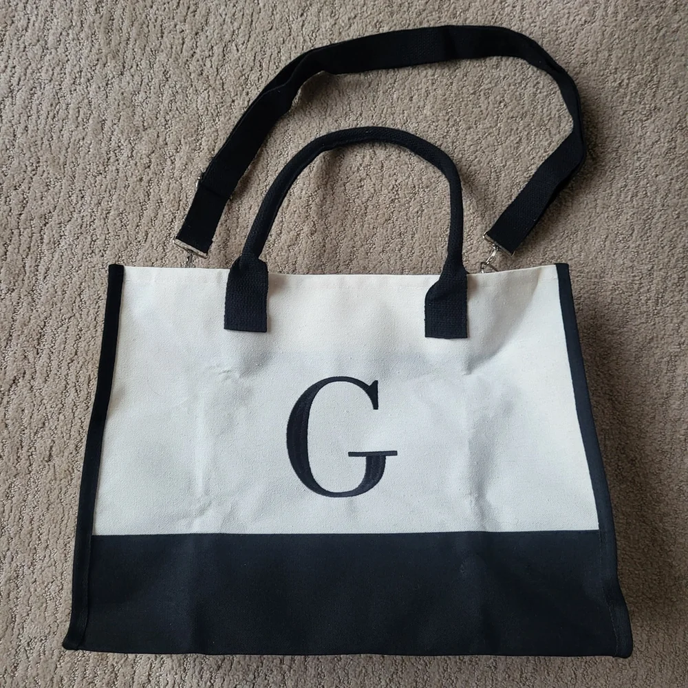 Women’s BeeGreen Embroidery Monogram Tote Bag – Initial “G” – Black & White –NWT